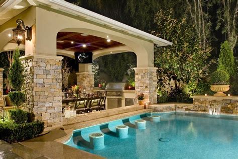 20 Gorgeous Poolside Outdoor Kitchen Designs