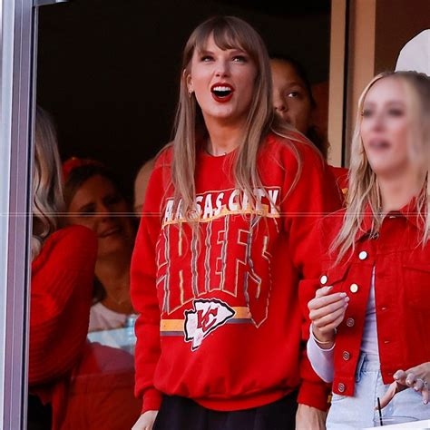 Taylor Swift Chiefs Sweatshirt | Kansas City Chiefs Sweatshirt