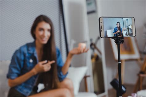 The Best Tripods for Selfies - GameRevolution