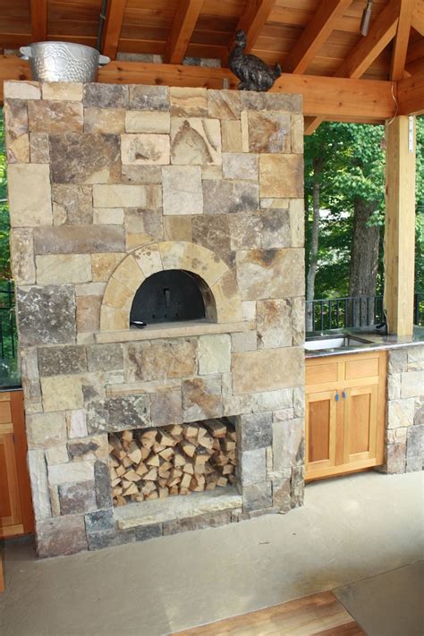 Outdoor Stone Pizza Oven Fireplace | Forno