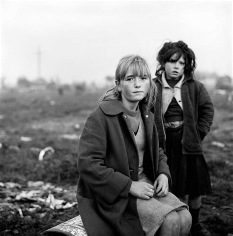 Intimate Vintage Portraits Documented the Lives of Irish Travellers Outside Dublin in the Late ...