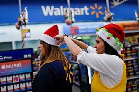 Walmart shares gain on first stock split in 25 years By Investing.com