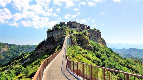 Civita di Bagnoregio Italy - A Mysterious Town [4K] (videoturysta.eu ...