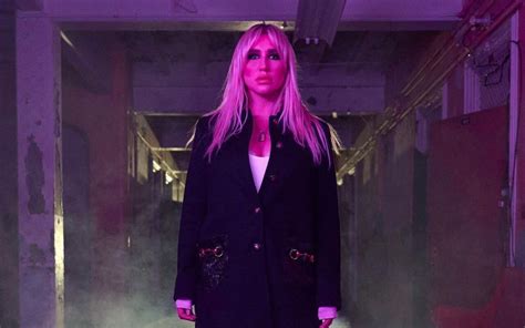 Kesha Recalls 'Crazy' Experience When Partying Close to Place Jeffrey ...