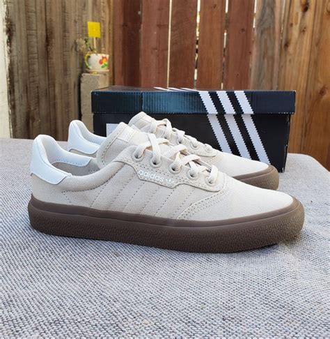 NWT adidas unisex Men's 5.5/women's 7 5 on Mercari | Sneakers fashion ...