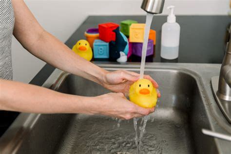 5 Safe Ways to Clean Baby Toys and Surfaces