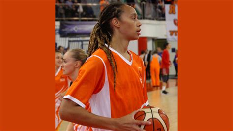 WNBA Star Brittney Griner Arrives Back in Texas - Texas Metro News