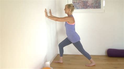 Pilates Tutorial: Calf & Achilles Stretch - YouTube