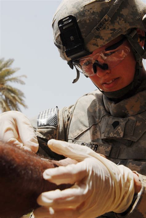 300th MP Co. medic gets 'hands on' | Article | The United States Army