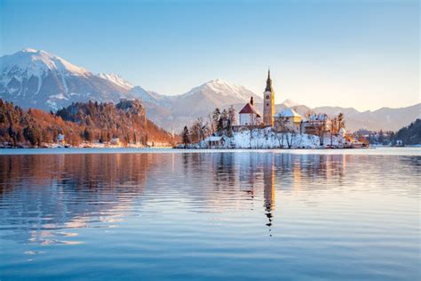 Lake Bled with Bled Island and Castle at Sunrise in Winter, Slovenia ...