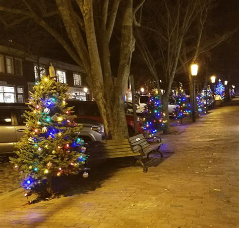 A Night View of Nantucket at Christmastime | Nantucket.net Blog