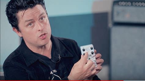 Watch Billie Joe Armstrong talk about how he found his Dookie tone ...