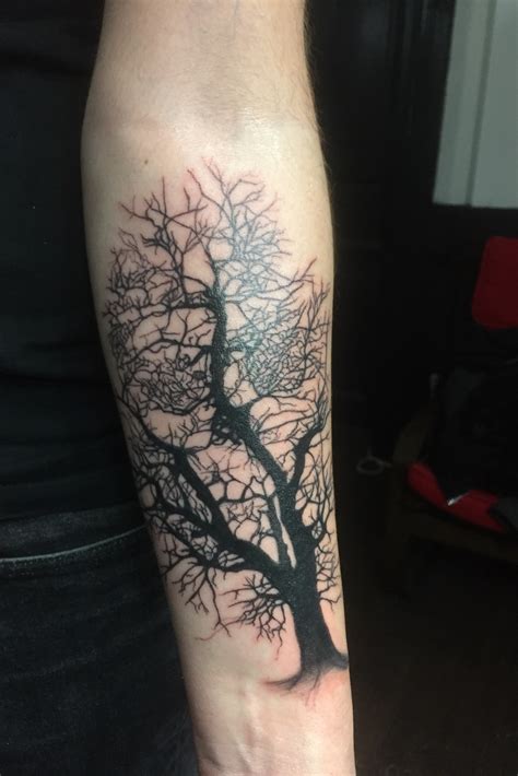 Aggregate 70+ tree and skull tattoo latest - in.cdgdbentre