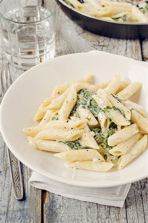 Spinach and Garlic Penne Pasta