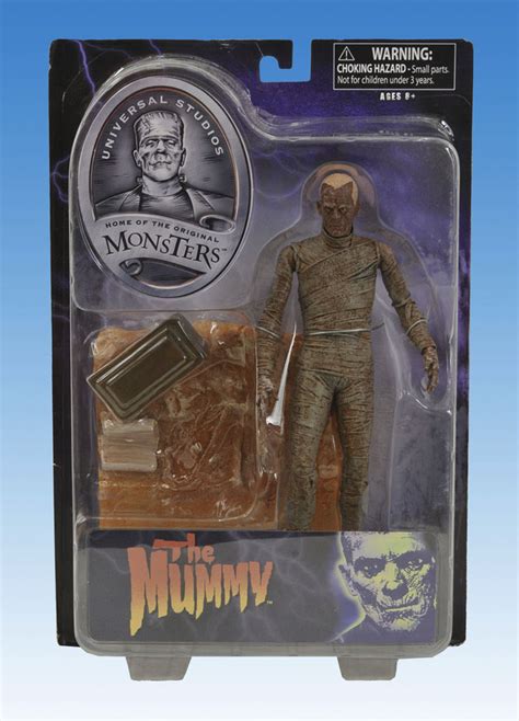 First Look At Carded Images Of Universal Monsters Figures – YBMW