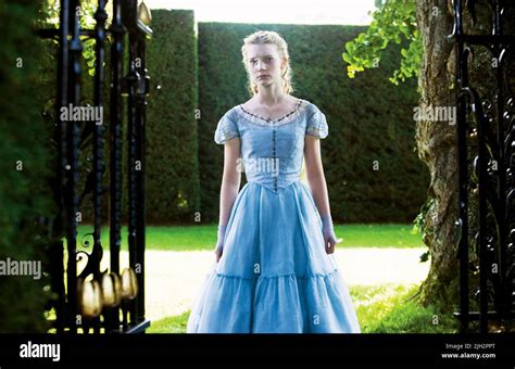 MIA WASIKOWSKA, ALICE IN WONDERLAND, 2010 Stock Photo - Alamy