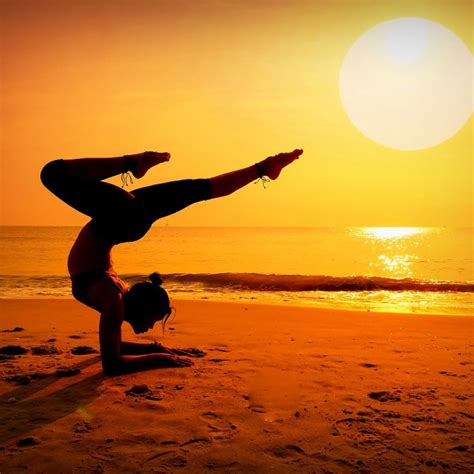 8 Benefits of Beach Yoga | Vivere Azure Blog