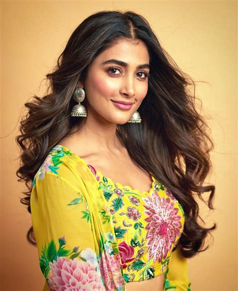 Pooja Hegde Biography, Lifestyle, Photography, Photoshoot in 2020, In Hindi, Wiki, Networth, Age ...