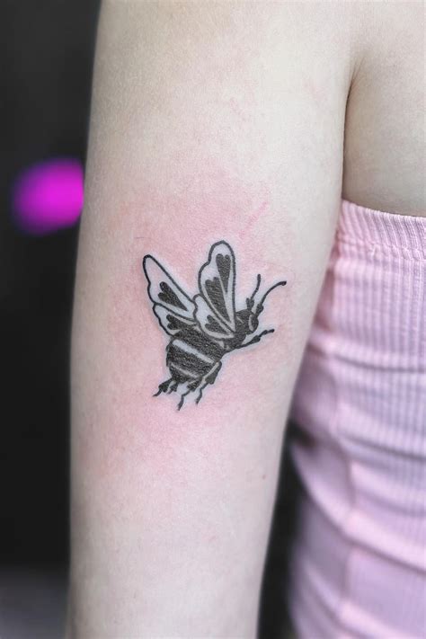 46 Best Bee Tattoos For Ladies