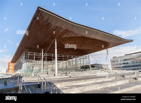 Welsh Parliament Building, Cardiff Bay Stock Photo - Alamy