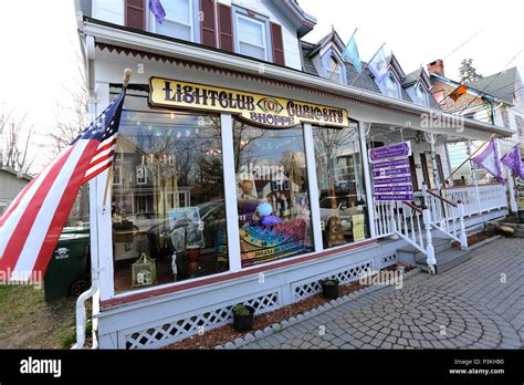 Curiosity shop Sugar Loaf New York Stock Photo - Alamy