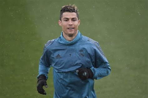 Ronaldo training at Real Madrid academy in search of a new club - Pakistan Observer