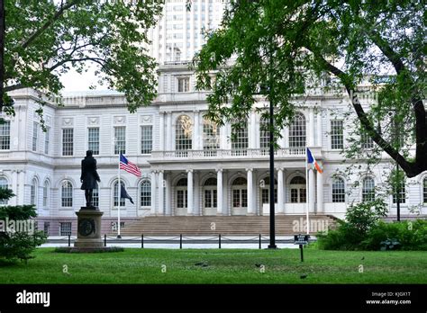 New York City Hall and Park in Manhattan Stock Photo - Alamy