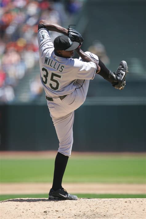 Florida Marlins: Dontrelle Willis and his high leg kick