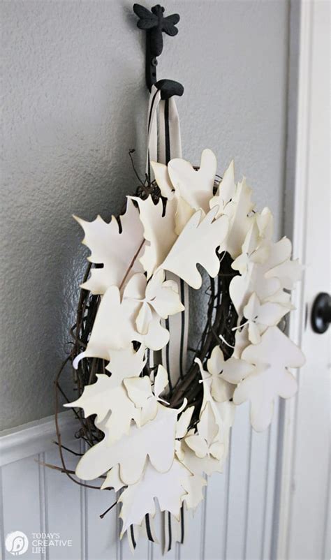 DIY Paper Leaf Wreath - Today's Creative Life