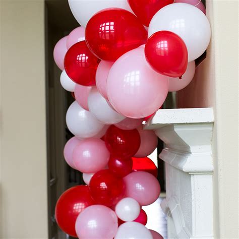 The Easiest DIY Balloon Garland Tutorial - Life of Alley