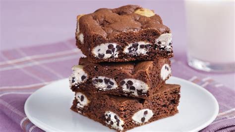 Cookies and Cream Cake Mix Brownies recipe from Betty Crocker