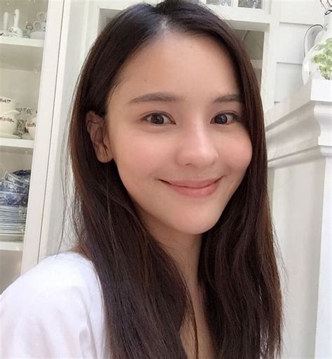 Aom Sushar picture