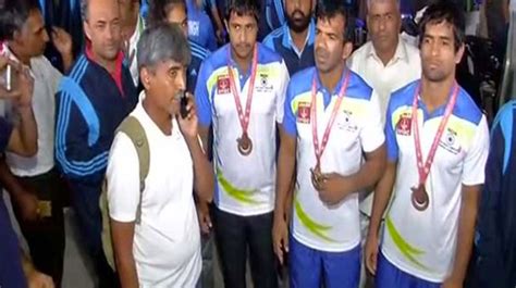 Government Apathy Prompts Deaflympics Medal Winners To Protest At Delhi Airport | HuffPost News