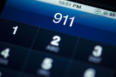 ¿Quién instaló el primer sistema de llamadas de emergencia 911?