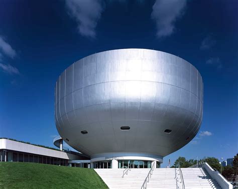 BMW Museum and World: Brand Storytelling in Munich - ArtTravArtTrav