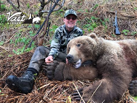 Alaska Brown Bear Guides on the Alaska Peninsula - Vast Alaska