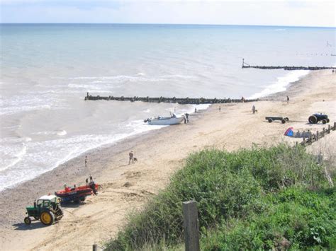 Mundesley beach in summer © Stephen Craven :: Geograph Britain and Ireland