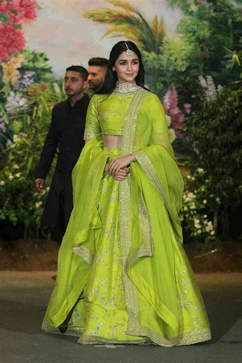 Explore Alia Bhatt, Sara Ali Khan And Kiara Advani’s Trendy Designer Lehenga Blouse Designs For ...