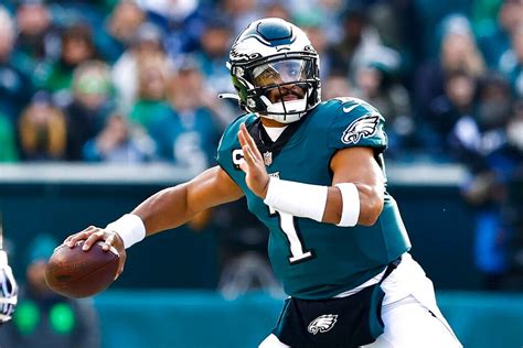 Eagles QB Jalen Hurts dealing with shoulder injury - al.com