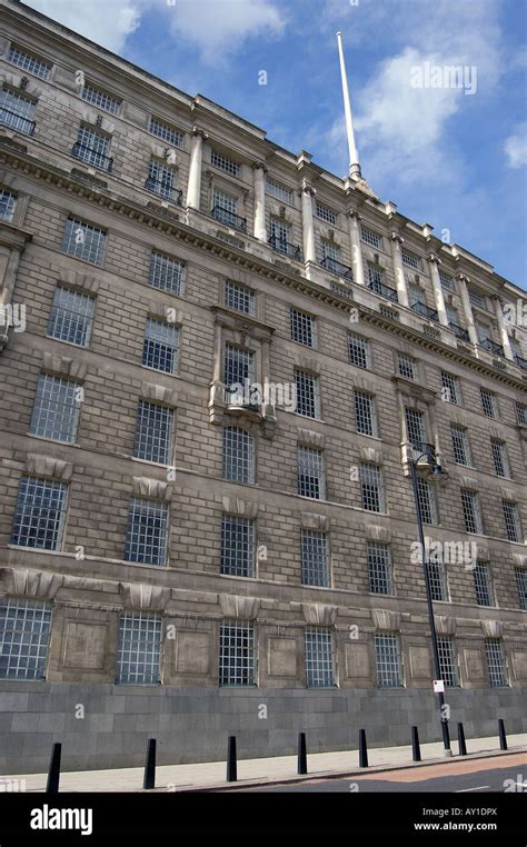 Mi5 building london hi-res stock photography and images - Alamy