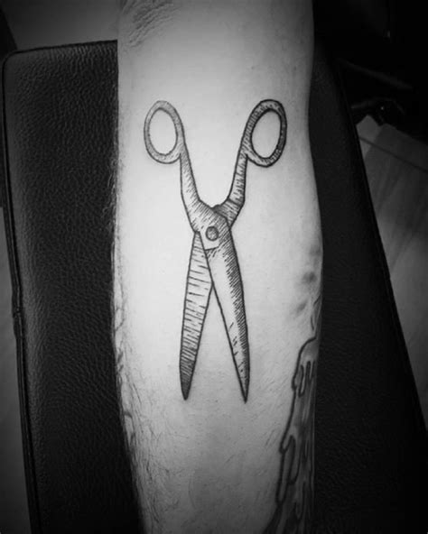 Scissors Done at @jollyrogertattoo #Scissors #scissorstattoo #blackworktattoo Scissors Tattoo ...