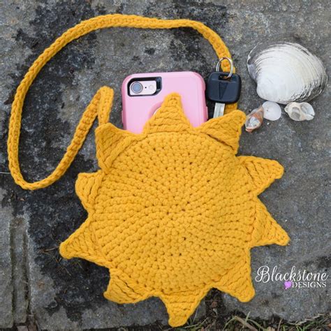 Pocket Full of Sunshine | FaveCrafts.com