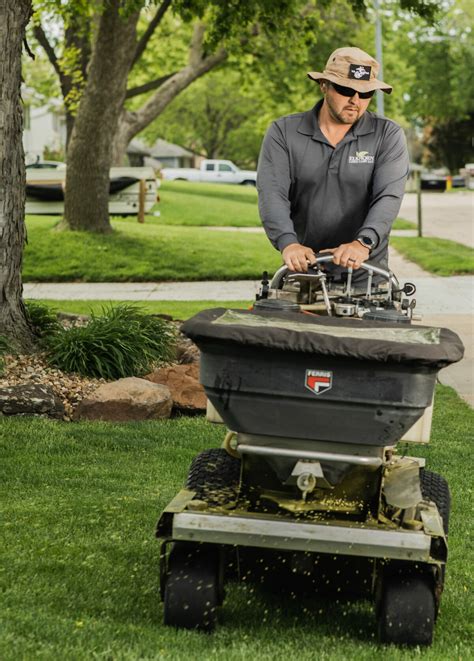 Fertilizing Services Omaha Nebraska – Elkhorn Lawn Care