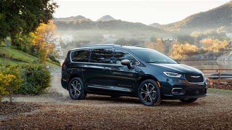 2021 Chrysler Pacifica First Drive Review: AWD And Plug-In Hybrid ...