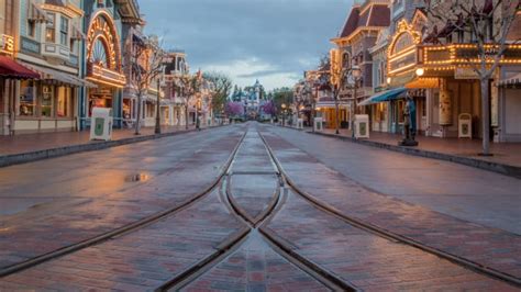 Disneyland Main Street USA Refurbishment Now Complete