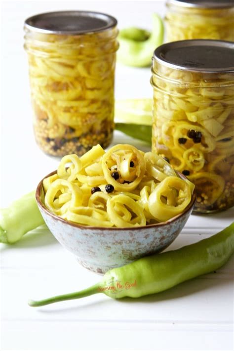 This is the easiest pickled banana peppers recipe. These are the best pickl… | Stuffed banana ...