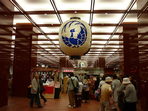 Higashi-Ginza’s new famous place! Enjoying the reconstructed Kabukiza Theater even without a ...