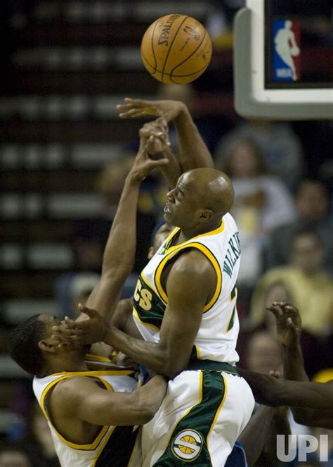 Photo: Dallas Mavericks vs Seattle SuperSonics - SEA2008011105 - UPI.com