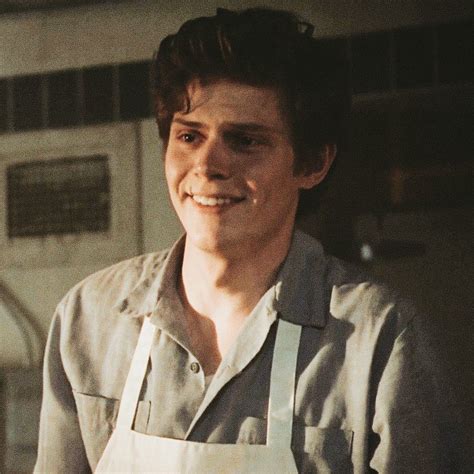 𝐊𝐈𝐓 𝐖𝐀𝐋𝐊𝐄𝐑 | Evan peters, Evan peters american horror story, Evan