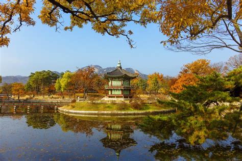 Autumn Season of Gyeongbokgung Palace Stock Photo - Image of ancient, architecture: 98306126